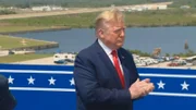 Der damalige Präsident Donald Trump zeigt sich von der geglückten Aktion beeindruckt.