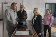 (v.l.n.r.) Gisbert Rottmann (Dirk Martens); Henning Rosinski (Emanuel Fellmer); Isabel von Brede (Sabine Postel); Gudrun Wohlers (Katrin Pollitt)