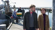 Umweltschützer Thorsten Rochow ist bei einem Anschlag ums Leben gekommen. Nils Theede (Jonas Laux, l.) und Katrin Börensen (Claudia Schmutzler, r.) ermitteln.