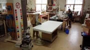 In der Werkstatt wird an Einbaumöbeln für Privatkunden, Architekten und Innendesigner gearbeitet.
