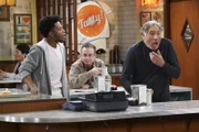 Allen gefällt Francos (Jermaine Fowler, l.) neue, scharfe Donut Geschmacksrichtung - außer Arthur (Judd Hirsch, r.) ...