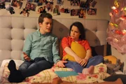 Katharina erkennt betroffen, dass Patrick und sie kein Liebespaar sind. Von links: Patrick Westenrieder (Lucas Bauer) und Katharina Benninger (Carina Dengler).