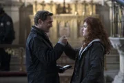 Während Laura (Debra Messing, r.) privat so einige Probleme hat, sich zwischen Jake (Josh Lucas, l.) und Tony zu entscheiden, stößt sie auch beruflich auf ein Liebesdreieck ...