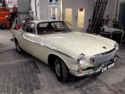 Treffen Sie Auto-Enthusiasten und TV-Moderator Tim Shaw und Meistermechaniker Fuzz Townshend, wie sie sich zusammenschließen, um rostige klassische Fahrzeuge aus ihren Garagengefängnissen zu retten.