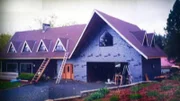 Während Umbau- und Sanierungsmaßnahmen brennt im US-Bundesstaat Oregon ein Landhaus bis auf die Grundmauern ab.