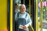 Die Straßenbahn fährt nicht mehr durch den Elchwinkel. Mal sehen, ob Peter (Peter Lustig) das noch ändern kann.