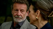 Gunter (Hermann Toelcke, l.) und Victoria (Caroline Schreiber, r.) finden eine gute Ebene miteinander. Victoria fragt sich, warum Gunter sich so um sie bemüht. Könnte mehr als nur geschäftliches Interesse dahinterstecken?