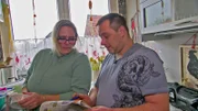 Nicole und Jens müssen ihre Wohnung aufgrund von Schimmelbefall verlassen. Nun suchen sie eine neue Bleibe.