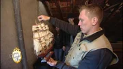 Trödelprofi Otto begutachtet die Erbstücke von Jens' Vater.