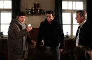 Flori hat versucht, die Lansinger mit einem Theaterschwert hinters Licht zu führen. Von links: Xaver (Michael Schreiner), Florian Brunner (Tommy Schwimmer) und Bürgermeister Schattenhofer (Werner Rom).