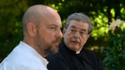 Von links: Hans Reiser (Stephan Zinner) beichtet dem Kardinal Georg Brunnenmayr (Erwin Steinhauer).