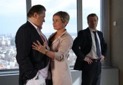 Will Stern (Michael Brandner) platzt in eine Unterredung zwischen Markus (Roland Koch) und seiner Frau Sophia (Susanne Schäfer).