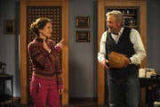Uschi erzählt Martin, wie sie Baseball-Fan wurde. Von links: Uschi Gugenmoser (Silke Popp) und Martin Kirchleitner (Hermann Giefer).