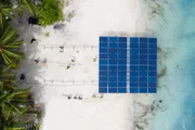 Solarpaneele, die auf dem Meer schwimmen – können sie die Dieselgeneratoren ablösen, die viele abgelegene Inseln bislang mit Strom versorgen?
