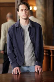 Nach der Mordserie an drei Einwanderkinder, wird Joe Thagard (Thomas Sadoski), der für seine rassistische Gesinnung bekannt ist, verdächtigt.