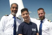Kapitän Raul Kraaier, sein Sohn Ernesto und Sebastian Lachnitt.