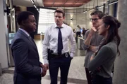 L-R: Supt. Joe Donovan (Kevin Hanchard), Charlie Hudson (John Reardon), Jesse Mills (Justin Kelly) und Sarah Truong (Mayko Nguyen)