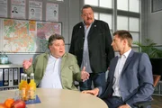 L-R: Lambert Pollner (Andreas Lechner), Hofer (Joseph Hannesschläger) and Hansen (Igor Jeftic).
