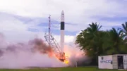 Das Unternehmen für Weltraumraketen SpaceX erhält einen NASA-Vertrag.