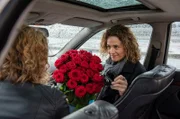 Frida Ebbers (Regula Grauwiller, r.) möchte ihrer Freundin Astrid das Vertrauen in die Liebe wiedergeben.