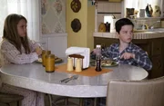 Missy (Raegan Revord, l.); Sheldon (Iain Armitage, r.)