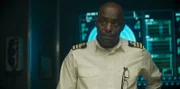 Neil Newsome (Paterson Joseph), Kommandant der "Vigil", muss auf seiner Patrouille eine Krise nach der anderen meistern.