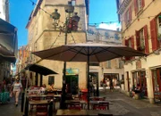 Einer der vielen Plätze in Arles