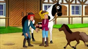 Für ihr großes Pferdequiz haben Bibi (r.) und Tina (l.) sogar ein echtes Falabella-Pony gefunden.