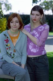 Willow (Alyson Hannigan, l.); Tara (Amber Benson, r.)