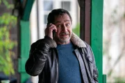 Hauptkommissar Fichte (Thorsten Merten) bittet seinen Kollegen um Hilfe.