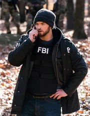 Kenny Crosby (Kellan Lutz)