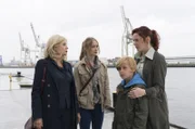 (v.l.n.r.) Isabel von Brede (Sabine Postel); Silke Brandner (Odine Johne); Luke (Leander Pütz); Regina Meissner (Julia Krynke)