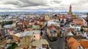 Antananarivo, die Hauptstadt, ist das Herz Madagaskars. 1,5 Millionen Menschen leben hier.