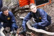 L-R: Temperance Brennan (Emily Deschanel) und Jack Hodgins (T.J. Thyne)