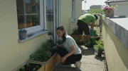 Lauras Terrasse wird neu und üppig grün bepflanzt.