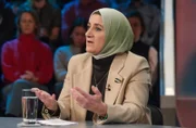Zu Gast bei Louis Klamroth: Nahla Osman (Rechtsanwältin, Vorsitzende Verband deutsch-syrischer Hilfsvereine).