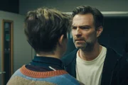 School of Champions Staffel 1 Folge 3 Vater und Sohn geraten aneinander: Imre Lichtenberger als Nikki, Jakob Seeböck als Marc Auer