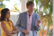Florence Cassell (Joséphine Jobert, l.) und Humphrey (Kris Marshall, r.) haben herausgefunden, wer der Mörder ist.