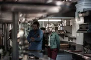 Die Vergiftung eines Restaurantkritikers führt die Polizisten Max (Julian Looman) und Miranda (Elen Rhys) in Mallorcas Sterneküche.