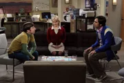 Raj verbringt die Nacht im Büro, da er mit einem ferngesteuerten Teleskop Planeten beobachten will. Howard und Bernadette leisten ihm Gesellschaft, doch schon bald ist Raj von dem Pärchen völlig genervt ...