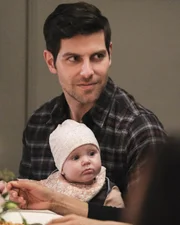 Eddie Saville (David Giuntoli)