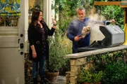 Andi Burns (Liza Snyder, l.); Adam Burns (Matt LeBlanc, r.)