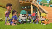 v.li.: Lucas, Mix, Lily, Grandpa Gravel, Wheeler, Charger, Rubble