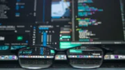 Unter Codes versteht man Anweisungen in Programmiersprache. Sie dienen zum Zweck des Informationsaustauschs.