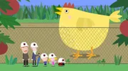 Ben und Holly staunen, wie groß die Tiere auf der Elfenfarm sind.