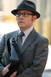 Harold Finch (Michael Emerson)