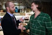 Tobias (Patrick Müller, l.) und David (Diego Carlos Seyfarth) suchen eine Lösung.