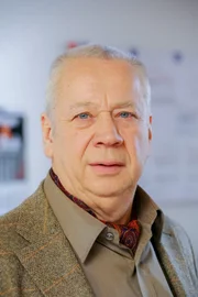 Peter Lerchbaumer (Friedrich Dollinger).