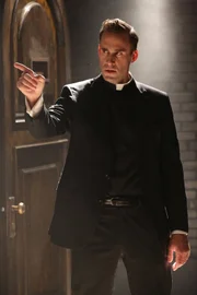 Jahr 1964: Monsignor Timothy Howard (Joseph Fiennes) stellt Dr. Arthur Arden zur Rede und droht ihm, alles über ihn und seine Machenschaften an die Öffentlichkeit zu bringen ...