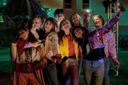 Eins ist klar, am Ende des Pitches wird gefeiert. Doch wer gewinnt? (v.l.n.r. Sophia Leonie Mauritz, Jamila Weintritt, Merle Sophie Eismann, Samuel Koch, Julie Marienfeld, Paula Uhde, Tisa Pharischad, Jamila Weintritt)